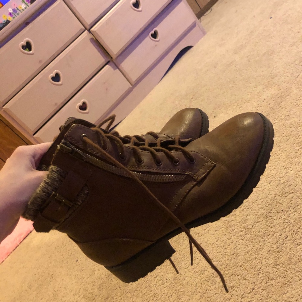 Boots - Picture 6 of 6